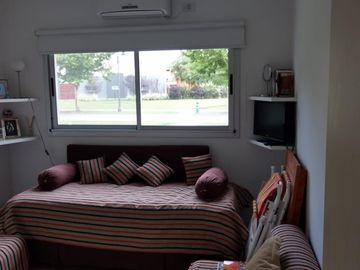 Venta Departamento Dormie PB  3 ambientes 2 dormitorios galeria parrilla jardin cochera en CC El Nacional