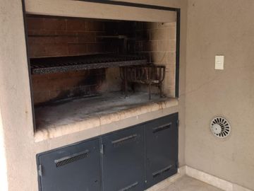 Venta Departamento Dormie PB  3 ambientes 2 dormitorios galeria parrilla jardin cochera en CC El Nacional