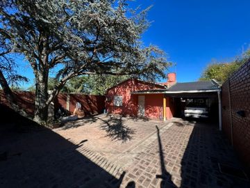 VENTA DE CASA DE 6 AMBIENTES - LOTE DE 550 M² - PILETA - 100 M² CUBIERTOS - MONTE GRANDE