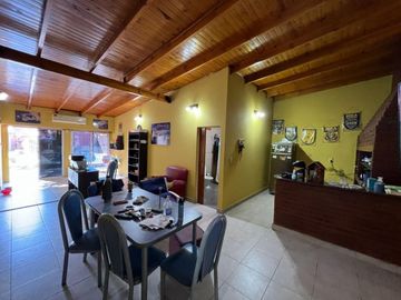 VENTA DE CASA DE 6 AMBIENTES - LOTE DE 550 M² - PILETA - 100 M² CUBIERTOS - MONTE GRANDE