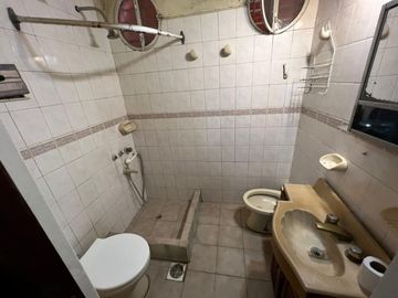 VENTA DE CASA DE 6 AMBIENTES - LOTE DE 550 M² - PILETA - 100 M² CUBIERTOS - MONTE GRANDE
