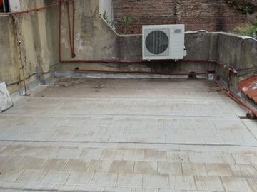 Chalet sobre lote 450 m2. Excelente para inversor Se VENDEN 3 TERRENOS SALIDA A 2 CALLES (Godoy Cruz y Roque Sim