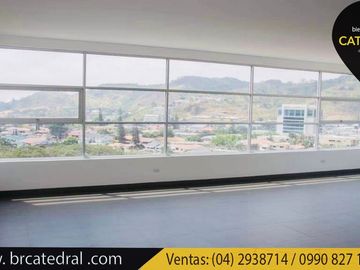 Local de venta en Ceibos – código:19829