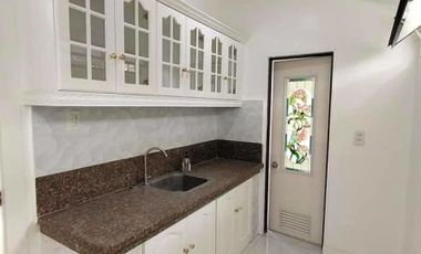 House and lot for sale in Cebu City, Gated in Lahug close to Ayala Center