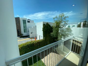 CASA EN VENTA LOMAS DE ANGELOPOLIS II