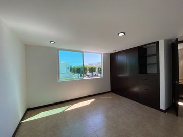 CASA EN VENTA LOMAS DE ANGELOPOLIS II
