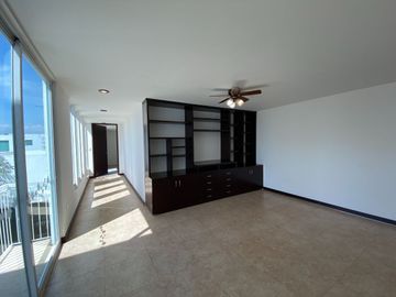 CASA EN VENTA LOMAS DE ANGELOPOLIS II