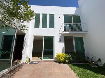 CASA EN VENTA LOMAS DE ANGELOPOLIS II