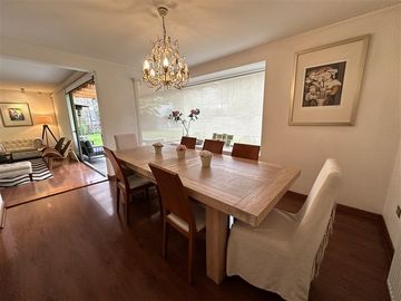 Casa en venta de 5 dorm. en condominio Las Pircas