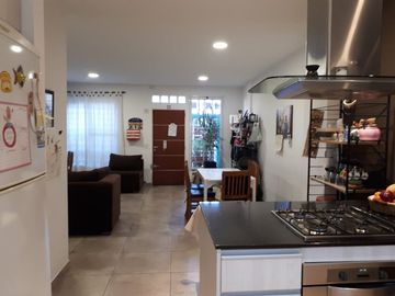 Departamento Tipo Casa en venta en Quilmes Oeste