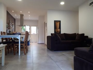 Departamento Tipo Casa en venta en Quilmes Oeste