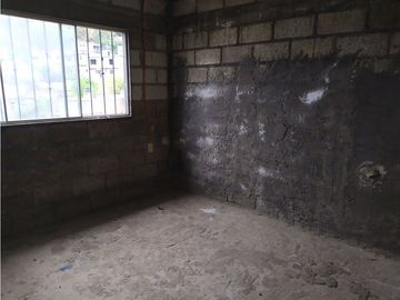 Casa 3 recs. en obra gris, colonia Jardín Juárez Jiutepec, Mor.