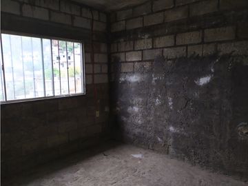 Casa 3 recs. en obra gris, colonia Jardín Juárez Jiutepec, Mor.