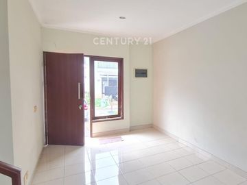 Rumah Di Premier Terrace Ciracas Jakarta Timur
