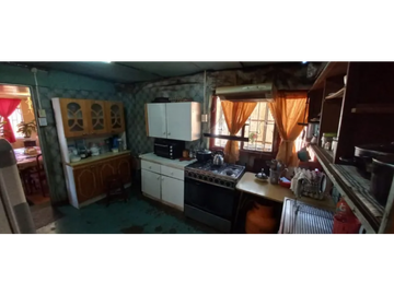 VALPARASO / PLAYA ANCHA / CASA CON 350 M2 TERRENO / 5 DORM + 3 ESTAC