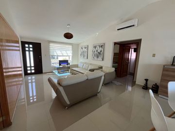 CASA EN VENTA LOMAS DE COCOYOC JARDIN Y ALBERCA 4R