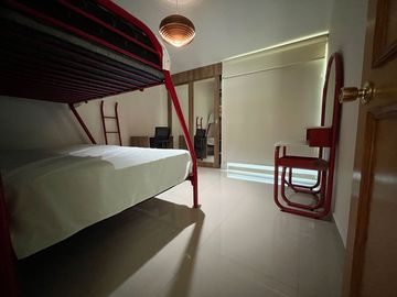 CASA EN VENTA LOMAS DE COCOYOC JARDIN Y ALBERCA 4R