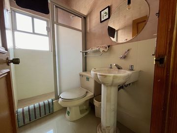 CASA EN VENTA LOMAS DE COCOYOC JARDIN Y ALBERCA 4R