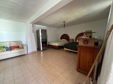 CASA EN VENTA LOMAS DE COCOYOC JARDIN Y ALBERCA 4R