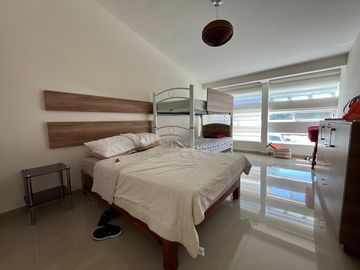 CASA EN VENTA LOMAS DE COCOYOC JARDIN Y ALBERCA 4R