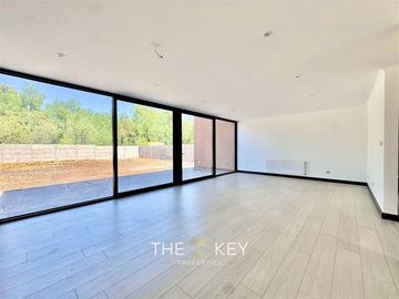 Casa en venta de 4 dorm. en Colina