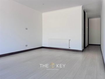 Casa en venta de 4 dorm. en Colina