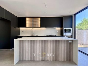 Casa en venta de 4 dorm. en Colina
