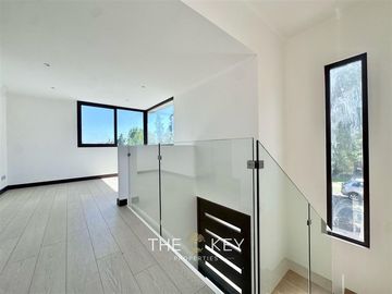 Casa en venta de 4 dorm. en Colina