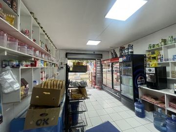 Venta 2 Locales Comerciales Haydn 3195, San Joaquín.