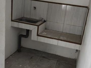 BAYAR Pakai Mobil, Rumah Sudah Renovasi di Benowo