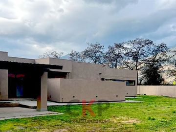 Parcela con casa mediterranea