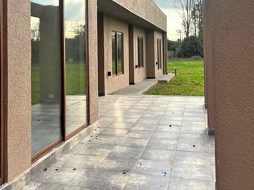 Parcela con casa mediterranea