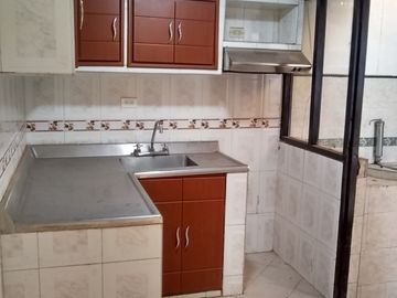 casa en venta en lleras restrepo. Cod V12653