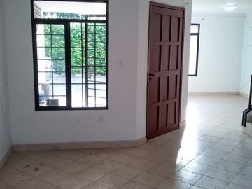 casa en venta en lleras restrepo. Cod V12653