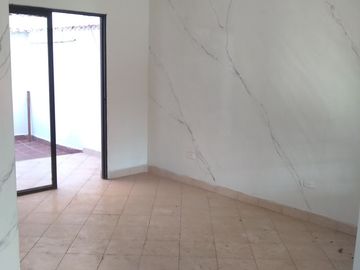 casa en venta en lleras restrepo. Cod V12653