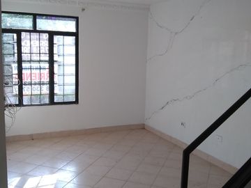 casa en venta en lleras restrepo. Cod V12653