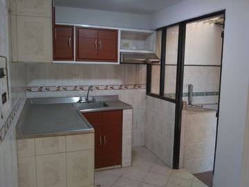 casa en venta en lleras restrepo. Cod V12653
