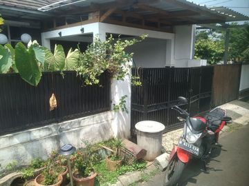 BU CEPAT rumah cantik di villa dago pamulang
