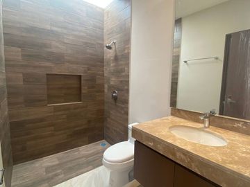 CASA EN VENTA MÉRIDA, RESIDENCIAL DE LUJO EN ZONA DE ALTA PLUSVALIA