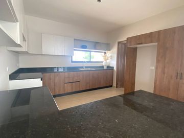 CASA EN VENTA MÉRIDA, RESIDENCIAL DE LUJO EN ZONA DE ALTA PLUSVALIA