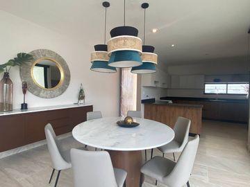 CASA EN VENTA MÉRIDA, RESIDENCIAL DE LUJO EN ZONA DE ALTA PLUSVALIA