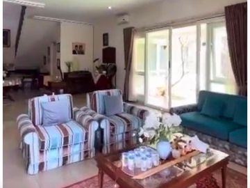 Dijual rumah di Kemang