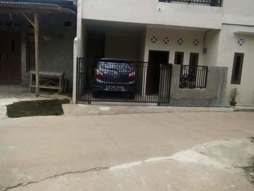 Rmh second 2 lantai terawat murah cipayung,Depok