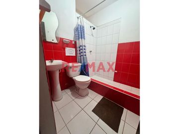 Te presentamos una oportunidad única de adquirir un hermoso departamento en el tercer piso de un edificio . Este increíble inmueble está diseñado para