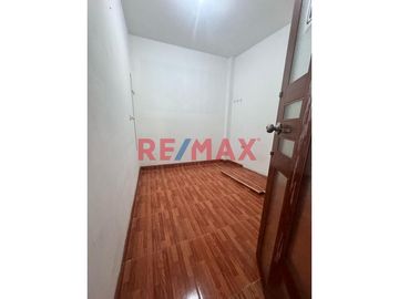 Te presentamos una oportunidad única de adquirir un hermoso departamento en el tercer piso de un edificio . Este increíble inmueble está diseñado para
