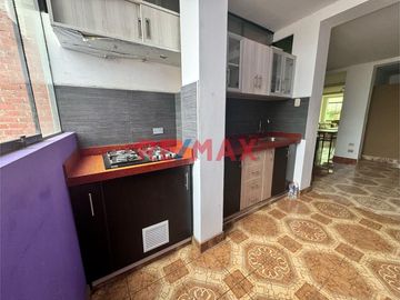 Te presentamos una oportunidad única de adquirir un hermoso departamento en el tercer piso de un edificio . Este increíble inmueble está diseñado para