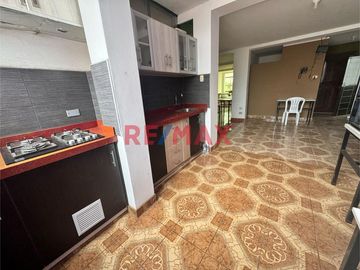 Te presentamos una oportunidad única de adquirir un hermoso departamento en el tercer piso de un edificio . Este increíble inmueble está diseñado para