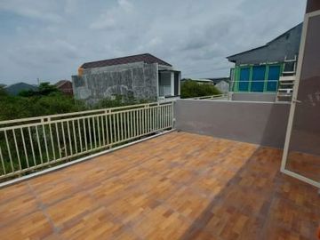 Rumah Minimalist 2 lantai Medokan Sawah Timur