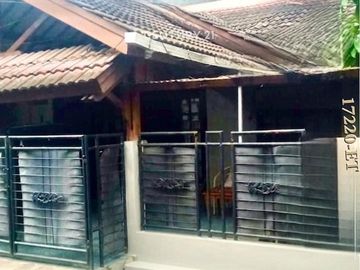 Dijual Rumah Hitung Tanah Di Dalam Komplek Di Jakarta Selatan