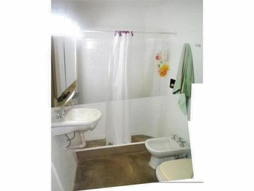 casa MB Estilo s/Pasaje particular 3 habit. 2 Ptas Coc. baño principal y auxiliar Patio y Terraza
